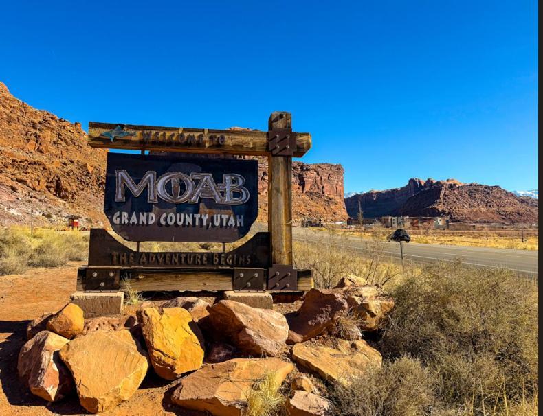 Wolfe'S Moab, Adult Only Hotel Eksteriør bilde